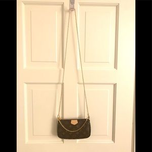 Louis Vuitton small pochette accessoires monogram